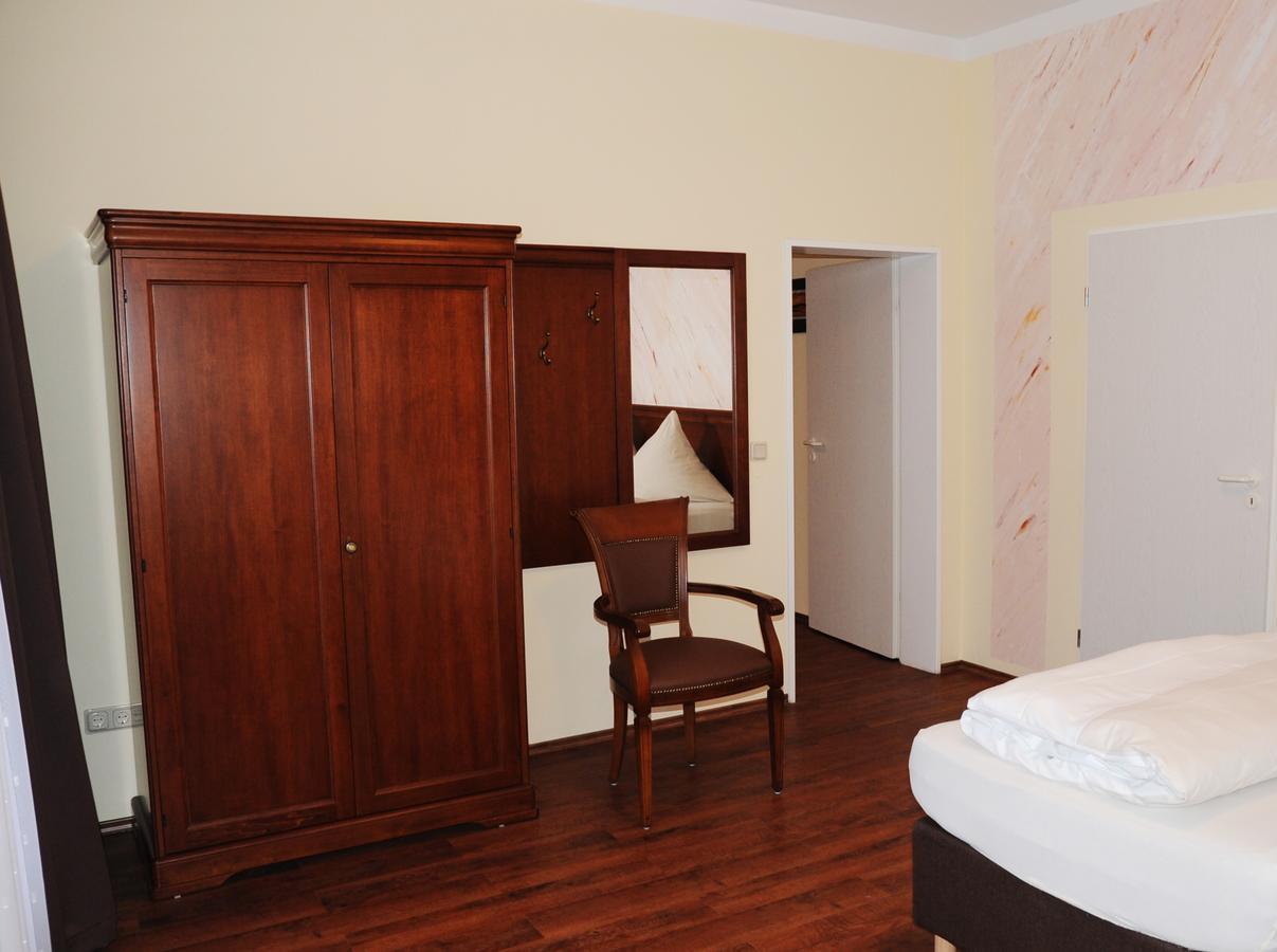 Aparthotel Scheuer Huerth Bagian luar foto