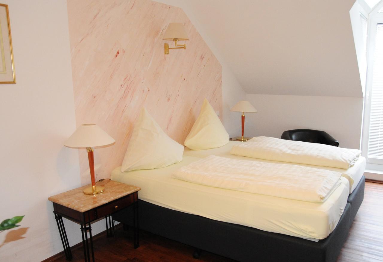 Aparthotel Scheuer Huerth Bagian luar foto