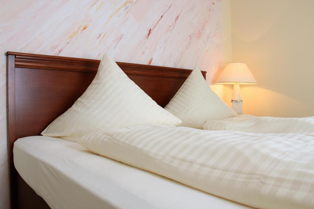 Aparthotel Scheuer Huerth Bagian luar foto